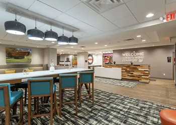 Hampton Inn Madison hotel thumbnail 2