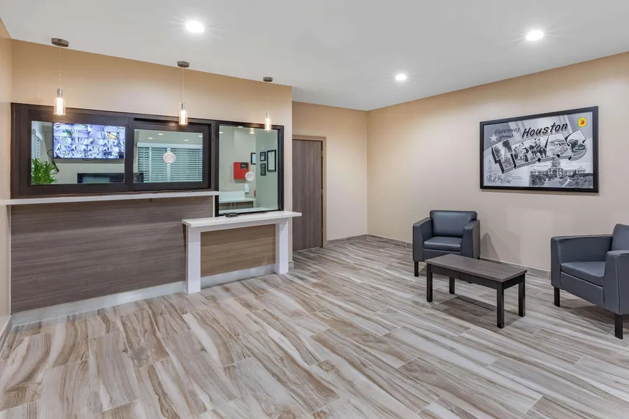 Super 8 by Wyndham Houston NW Beltway 8/West Rd hotel detail image 2