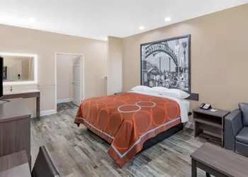 Super 8 by Wyndham Houston NW Beltway 8/West Rd hotel thumbnail 3