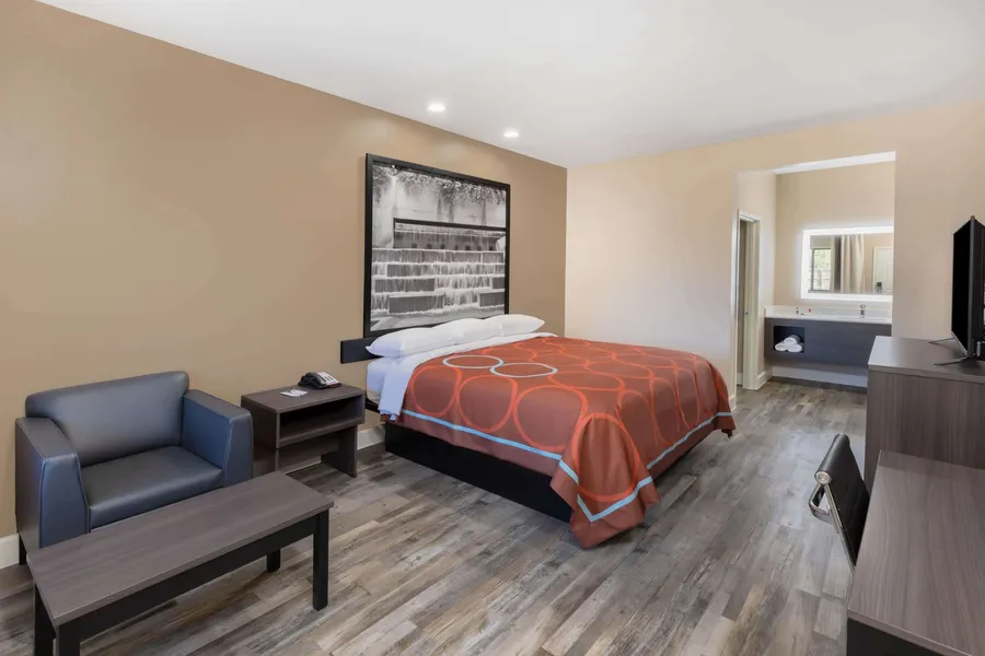 Super 8 by Wyndham Houston NW Beltway 8/West Rd hotel detail image 6
