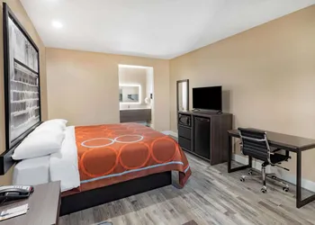 Super 8 by Wyndham Houston NW Beltway 8/West Rd hotel thumbnail 7