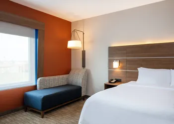 Holiday Inn Express & Suites Beloit by IHG hotel thumbnail 8