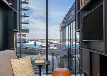 Hyatt Place Boston/Seaport District hotel thumbnail 4
