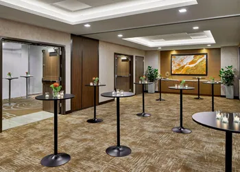 Courtyard by Marriott New York Manhattan/Midtown West hotel thumbnail 4