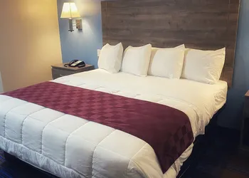 Lone Star Inn hotel thumbnail 6