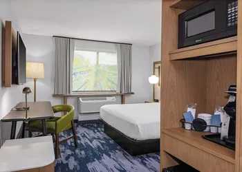 Fairfield Inn & Suites by Marriott Indianapolis Greenfield hotel thumbnail 3