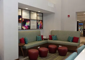 Hampton Inn & Suites Dundee hotel thumbnail 2