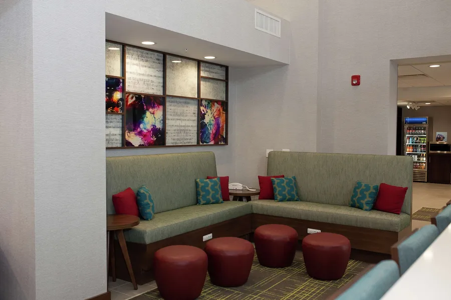 Hampton Inn & Suites Dundee hotel detail image 2