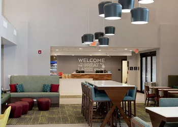 Hampton Inn & Suites Dundee hotel thumbnail 3