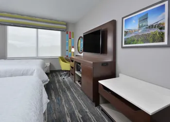 Hampton Inn & Suites by HIlton Charlotte North I 485 hotel thumbnail 6