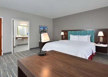 Hampton Inn & Suites by HIlton Charlotte North I 485 hotel thumbnail 7