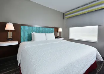Hampton Inn & Suites by HIlton Charlotte North I 485 hotel thumbnail 8