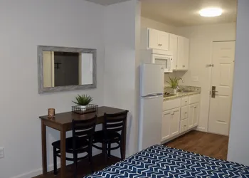 Stay Plus Extended Stay Suites hotel thumbnail 4