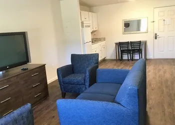 Stay Plus Extended Stay Suites hotel thumbnail 7