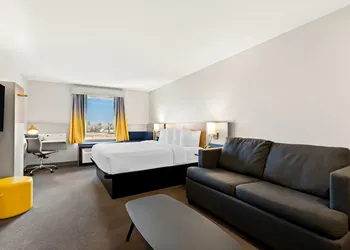 Holiday Inn Express & Suites George Quincy South by IHG hotel thumbnail 6
