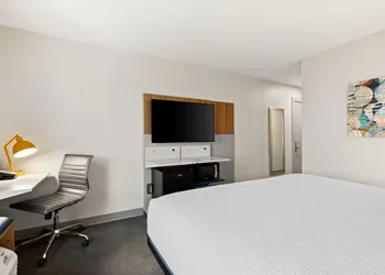 Holiday Inn Express & Suites George Quincy South by IHG hotel thumbnail 7