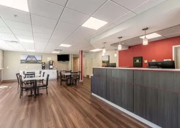 Econo Lodge Dayton North hotel thumbnail 3