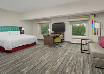 Hampton Inn & Suites Charlotte Airport Lake Pointe hotel thumbnail 7