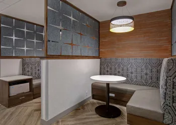 Hampton Inn Santa Fe South hotel thumbnail 3