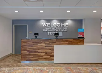 Hampton Inn Santa Fe South hotel thumbnail 6