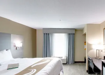Quality Inn & Suites Roanoke - Fort Worth North hotel thumbnail 5