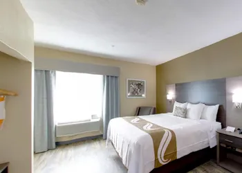 Quality Inn & Suites Roanoke - Fort Worth North hotel thumbnail 8