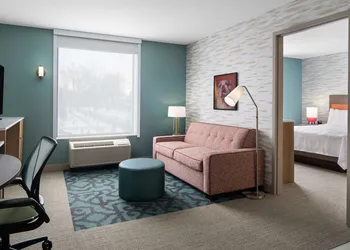 Home2 Suites by Hilton Des Moines at Drake University hotel thumbnail 5