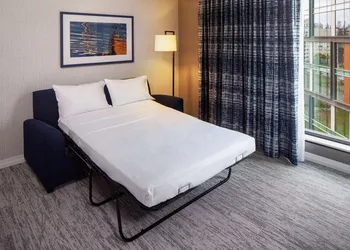 Hampton Inn Boston Seaport District hotel thumbnail 6