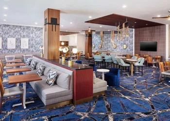 Hampton Inn Boston Seaport District hotel thumbnail 3