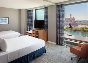 Hampton Inn Boston Seaport District hotel thumbnail 8