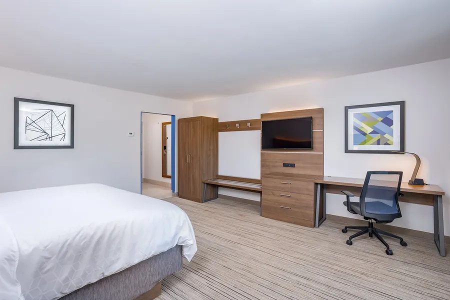 Holiday Inn Express & Suites Elkhart North by IHG hotel detail image 6