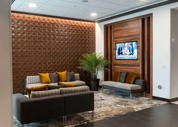 Wingate by Wyndham Angola hotel thumbnail 3