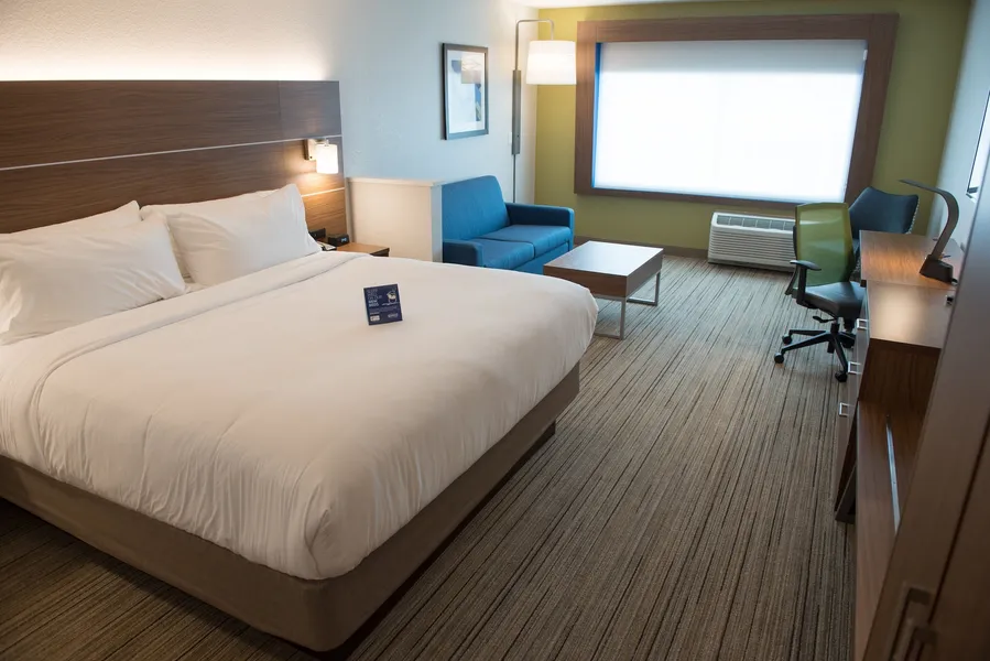 Holiday Inn Express & Suites Louisville N - Jeffersonville by IHG hotel detail image 6