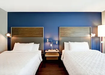 TRU by Hilton Denver hotel thumbnail 6