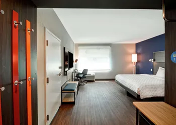 TRU by Hilton Denver hotel thumbnail 8