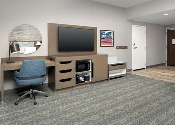 Hampton Inn Boston Logan Airport Chelsea hotel thumbnail 4