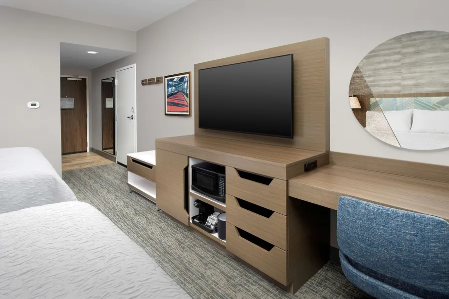Hampton Inn Boston Logan Airport Chelsea hotel detail image 6