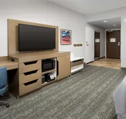 Hampton Inn Boston Logan Airport Chelsea hotel detail image 7