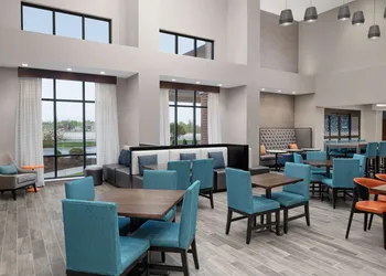 Hampton Inn & Suites Bridgeview Chicago hotel thumbnail 2