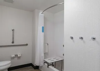 Hampton Inn Black Mountain hotel thumbnail 8