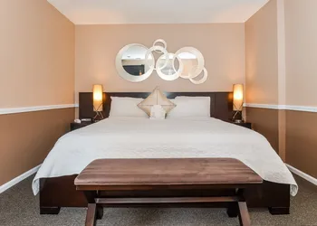 Old Harbor Inn hotel thumbnail 6
