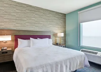 Home2 Suites by Hilton Pecos hotel thumbnail 7