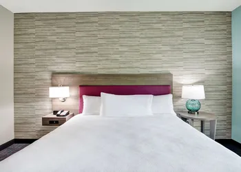Home2 Suites by Hilton Pecos hotel thumbnail 8