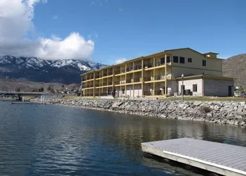 Howards On The River hotel thumbnail 5
