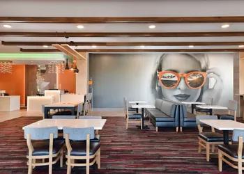 La Quinta Inn & Ste by Wyndham Wisconsin Dells- Lake Delton hotel thumbnail 3