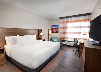 La Quinta Inn & Ste by Wyndham Wisconsin Dells- Lake Delton hotel thumbnail 5