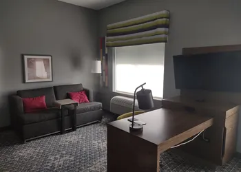 Hampton Inn & Suites Pittsburgh New Stanton hotel thumbnail 5