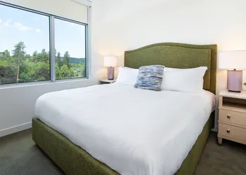 One Lakeside hotel thumbnail 5