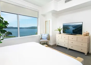One Lakeside hotel thumbnail 7