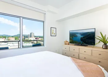 One Lakeside hotel thumbnail 8